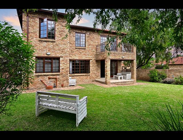 3 BEDROOM DUPLEX FOR SALE IN KYALAMI HILLS